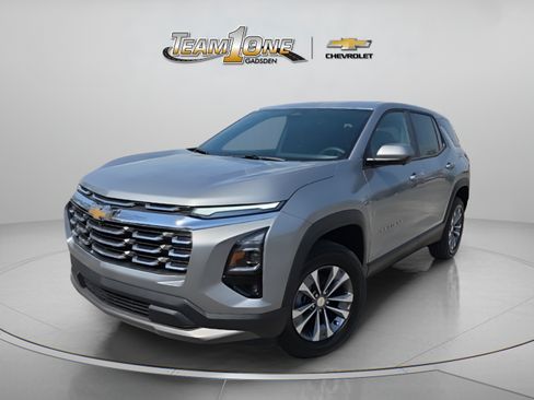 Used 2026 Chevrolet Equinox LT w/ Safety and Technology Package FWD image 4