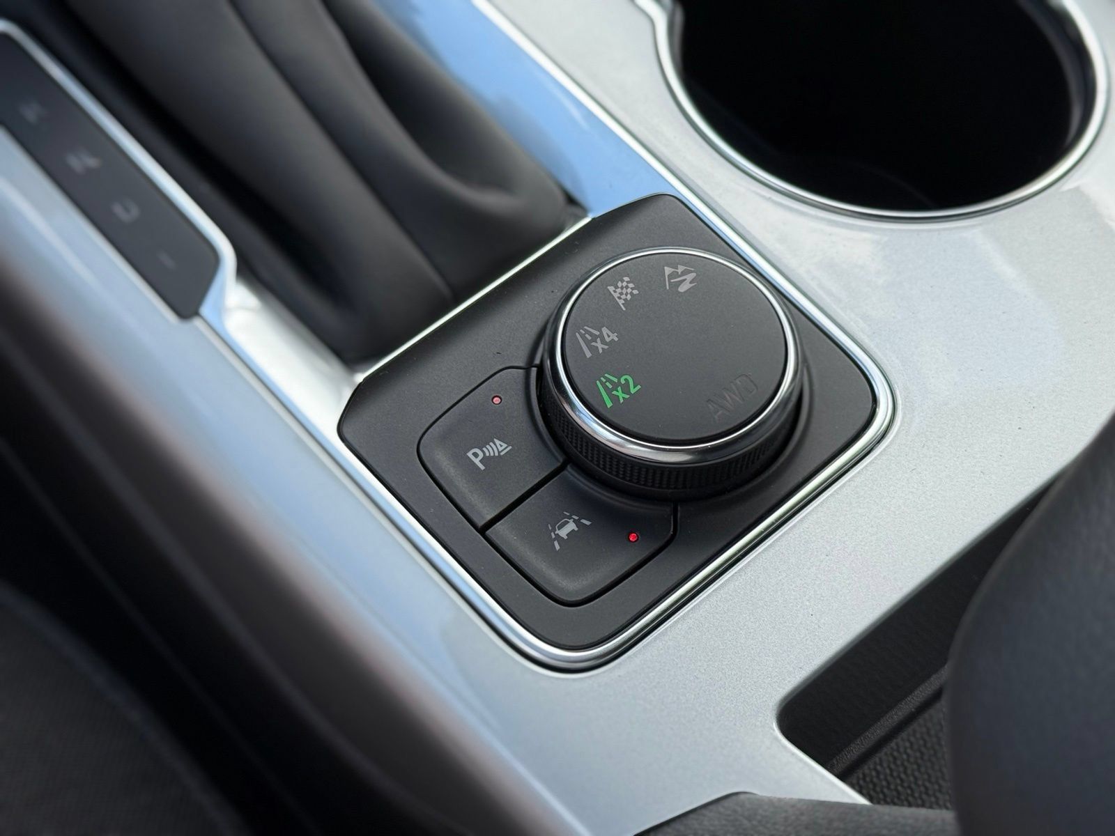 New 2026 Chevrolet Blazer LT w/ Midnight/Sport Edition AWD/4WD image 18