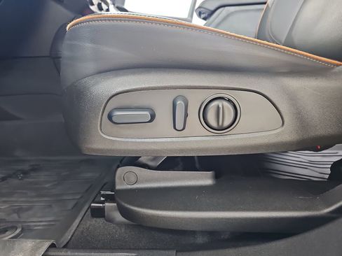 Used 2023 GMC Acadia AT4 w/ Technology Package image 37