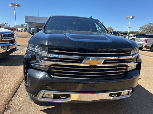Used 2020 Chevrolet Silverado 1500 High Country w/ Technology Package image 7