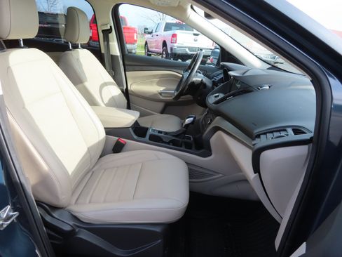 Used 2019 Ford Escape SEL image 41