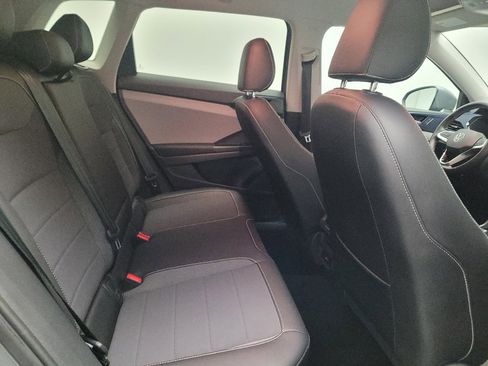 Used 2023 Volkswagen Taos SE FWD image 19