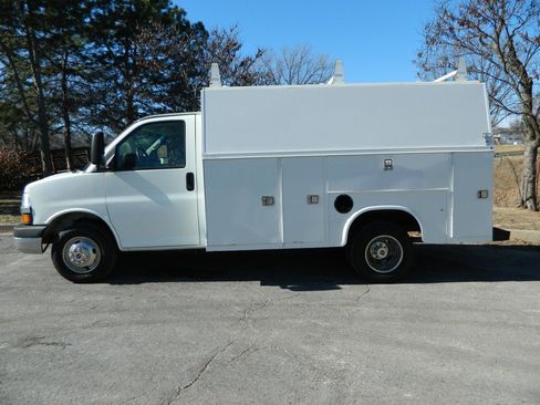 Used 2008 Chevrolet Express 3500 image 4
