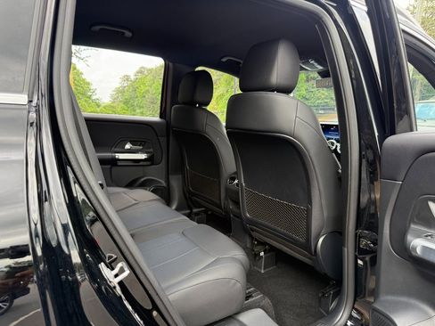 Used 2024 Mercedes-Benz GLB 250 4MATIC image 37