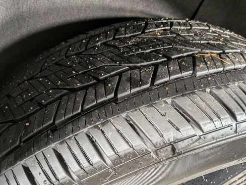 Certified 2025 GMC Acadia Elevation w/ Elevation Premium Package image 16