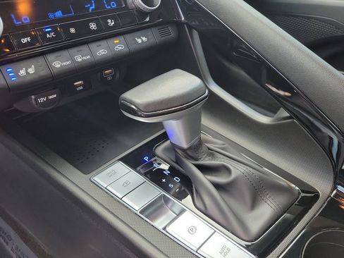 Used 2023 Hyundai Elantra Limited image 25