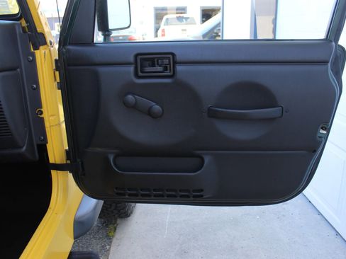 Used 2000 Jeep Wrangler Sport image 19