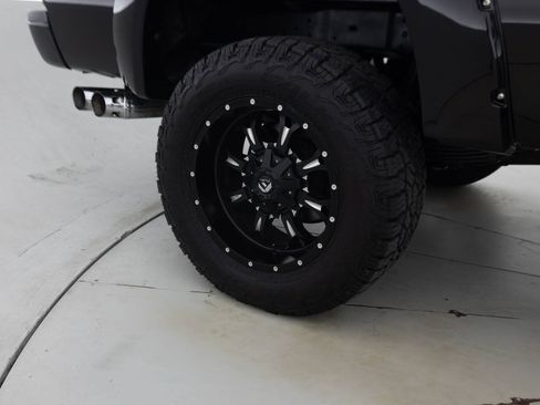 Used 2015 Ford F250 Platinum w/ FX4 Off-Road Package AWD/4WD image 21