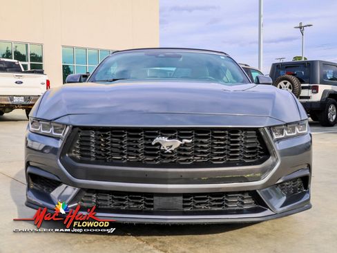 Used 2024 Ford Mustang Premium image 3