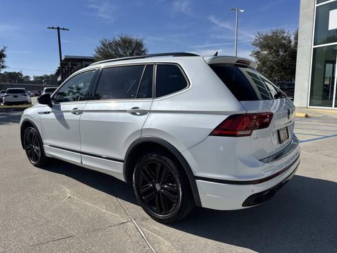 Used 2022 Volkswagen Tiguan SE R-Line image 7