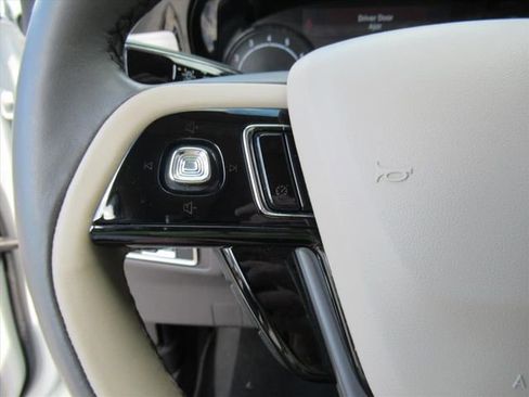 Used 2022 Lincoln Corsair FWD w/ Premium Package image 23