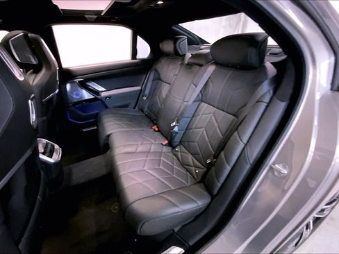 Certified 2023 BMW 760i xDrive AWD/4WD image 20