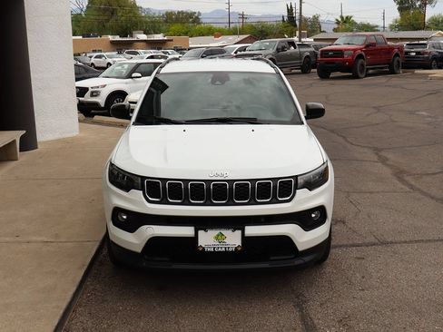 Used 2024 Jeep Compass Latitude AWD/4WD image 15