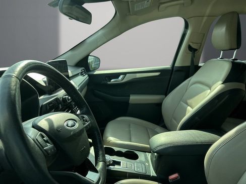 Used 2020 Ford Escape SEL FWD image 3