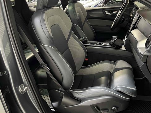 Used 2020 Volvo XC60 T5 R-Design image 43