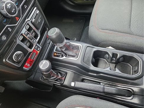Used 2022 Jeep Gladiator Rubicon w/ LED Lighting Group AWD/4WD image 25