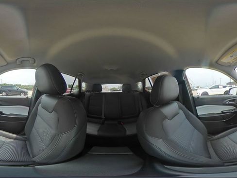 Used 2025 Chevrolet Trax LT w/ LT Convenience Package FWD image 41