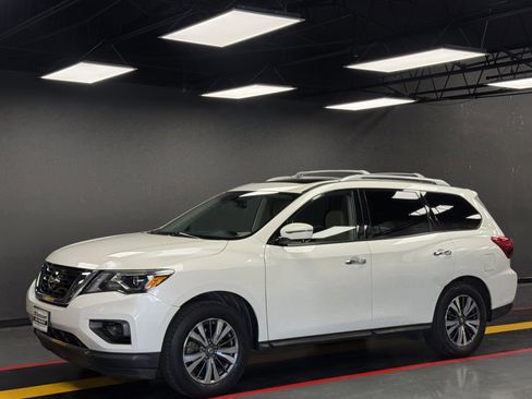 Used 2017 Nissan Pathfinder SL w/ SL Premium Package image 1
