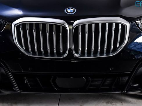 Used 2025 BMW X5 xDrive50e w/ M Sport Package AWD/4WD image 9