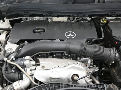 Used 2022 Mercedes-Benz GLA 250 w/ Premium Package Lite image 44