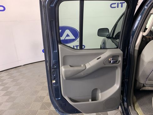 Used 2016 Nissan Frontier SV image 29