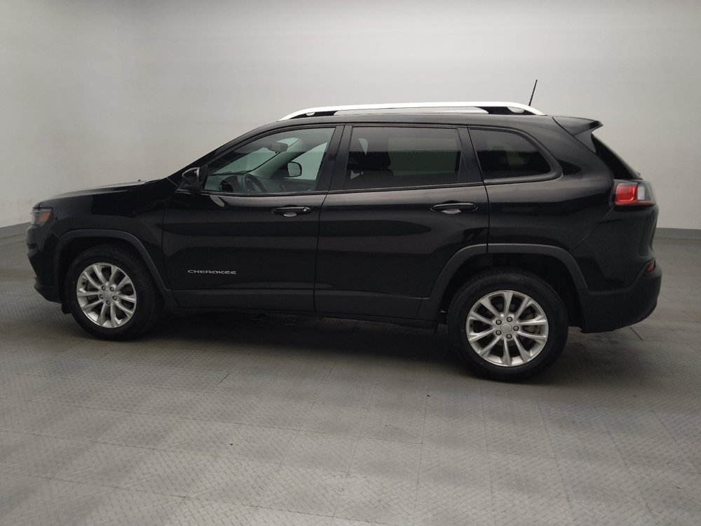 Used 2021 Jeep Cherokee Latitude w/ Mopar Interior Package FWD image 3