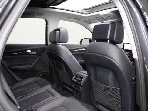 Used 2018 Audi Q5 2.0T Premium Plus w/ Premium Plus Package image 24