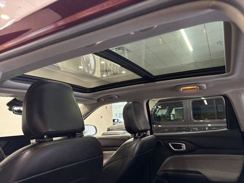 Used 2022 Jeep Compass Latitude w/ Sun and Sound Group image 39