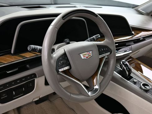 Used 2023 Cadillac Escalade ESV Premium Luxury Platinum w/ LPO, Radiant Package AWD/4WD image 17