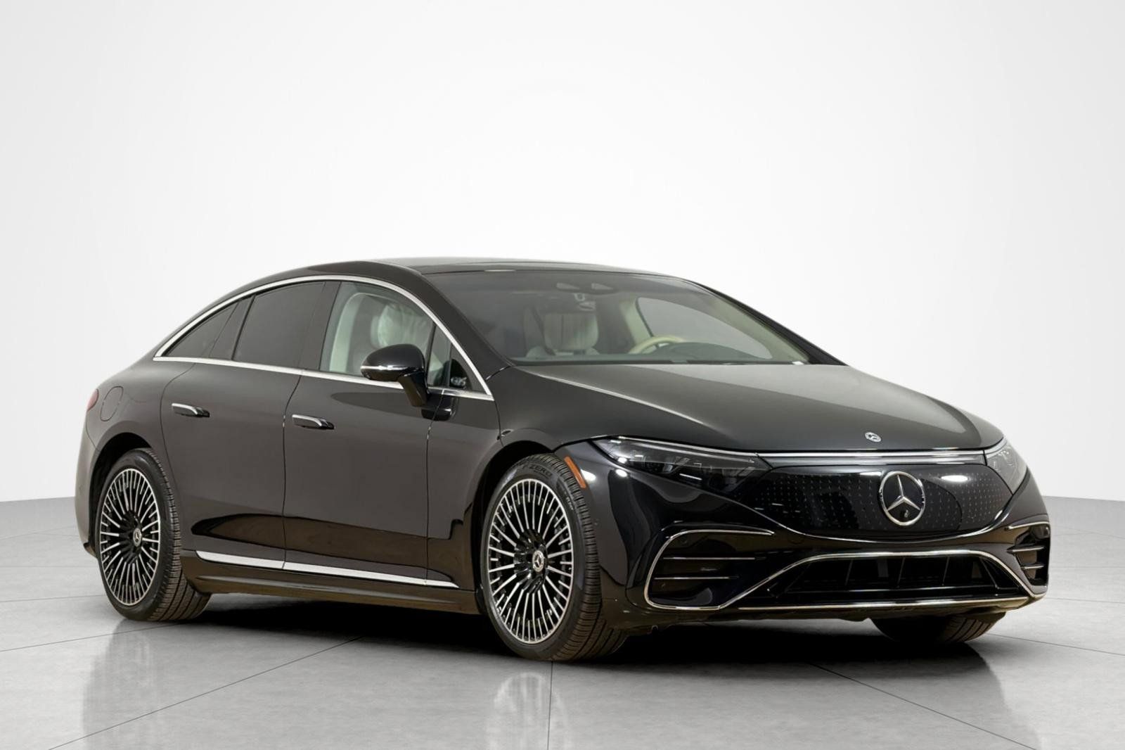 Used 2022 Mercedes-Benz EQS 580 4MATIC Sedan w/ Pinnacle Trim Package image 7