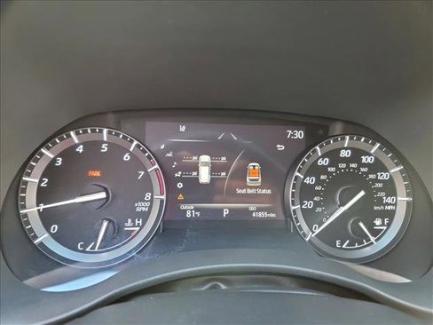 Used 2020 Toyota Highlander XLE FWD image 19