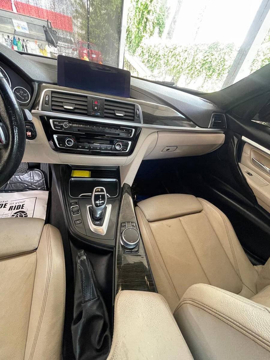Used 2018 BMW 330i Sedan RWD image 10