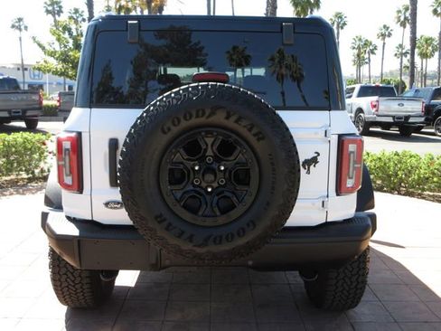 Certified 2025 Ford Bronco Badlands image 3