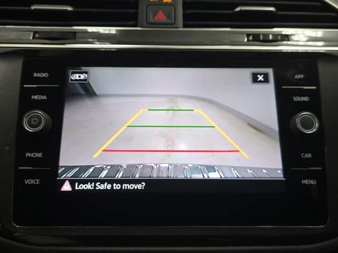 Certified 2022 Volkswagen Tiguan SE FWD image 20