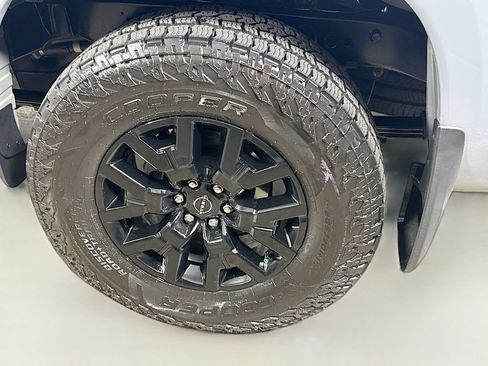 Used 2026 Nissan Frontier SV w/ SV Convenience Package AWD/4WD image 9