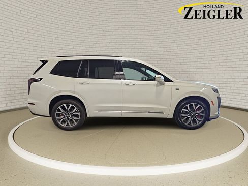Used 2023 Cadillac XT6 Sport w/ Platinum Package AWD/4WD image 4