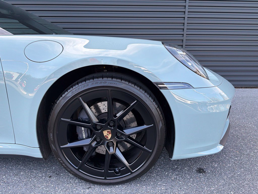 Certified 2025 Porsche 911 Carrera T RWD image 7