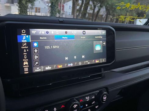 Used 2024 Jeep Wrangler Unlimited Sahara w/ Technology Group image 27