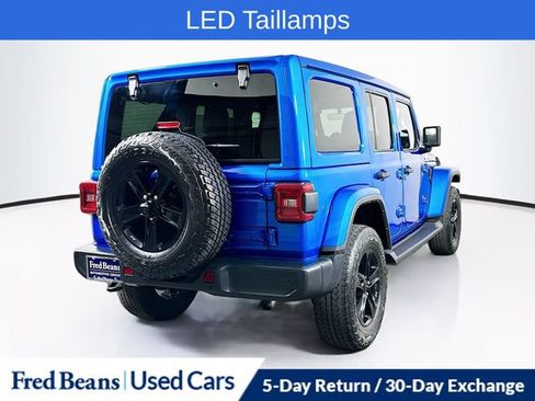 Used 2022 Jeep Wrangler Unlimited Sahara AWD/4WD image 10