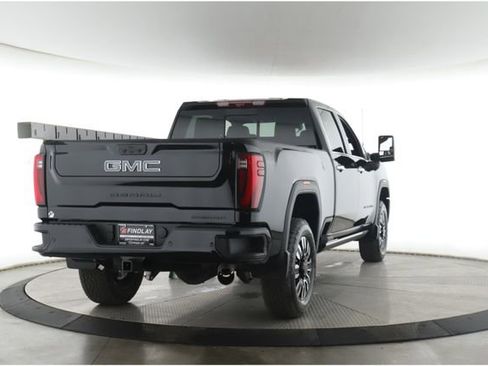 Used 2026 GMC Sierra 2500 Denali Ultimate w/ LPO, Black Badging Package AWD/4WD image 7