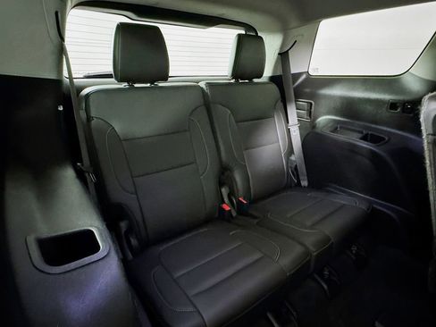 Used 2020 GMC Acadia SLT w/ Driver Alert Package II image 33