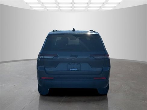 Certified 2024 Jeep Grand Cherokee L Laredo image 6