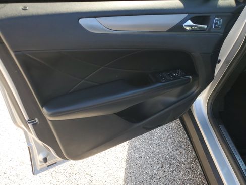 Used 2018 Lincoln MKC Premiere image 15