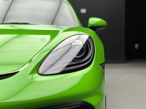 Used 2023 Porsche 718 Cayman GT4 RWD image 13