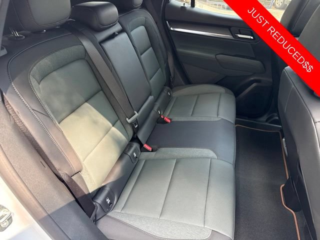 Used 2026 GMC Terrain AT4 AWD/4WD image 29