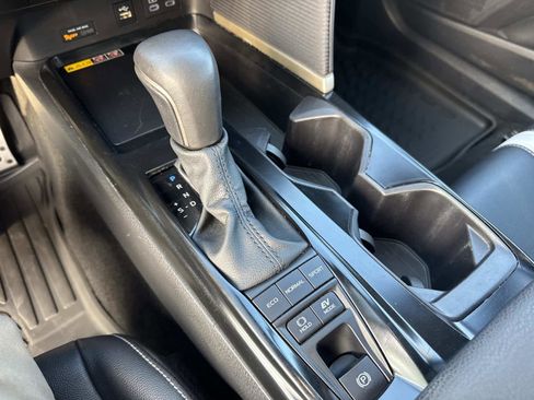 Used 2025 Toyota Camry SE image 24