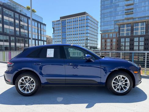 Used 2026 Porsche Macan AWD/4WD image 8