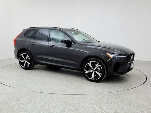Used 2022 Volvo XC60 B6 R-Design w/ Advanced Package image 3