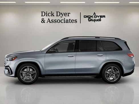 Used 2025 Mercedes-Benz GLS 450 4MATIC image 25