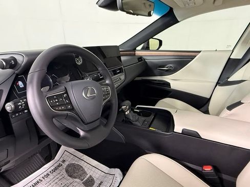 Used 2025 Lexus ES 350 w/ Premium Package FWD image 8